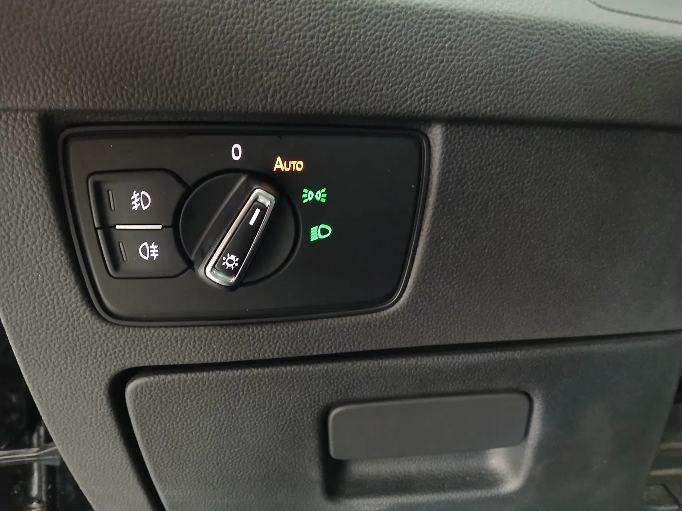 VW Passat Variant TDI DSG | Bild 12 von 27
