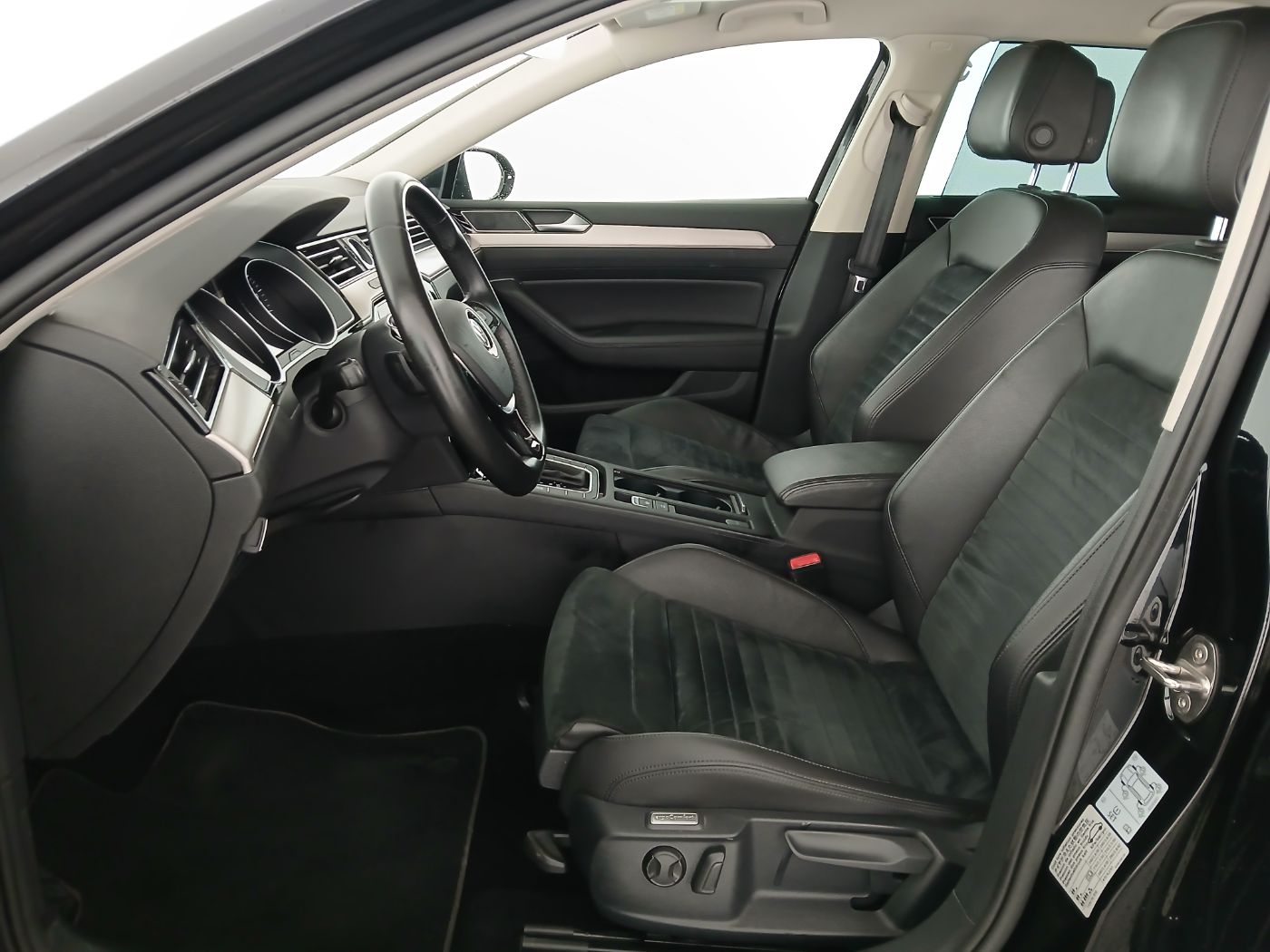 VW Passat Variant TDI DSG | Bild 13 von 27