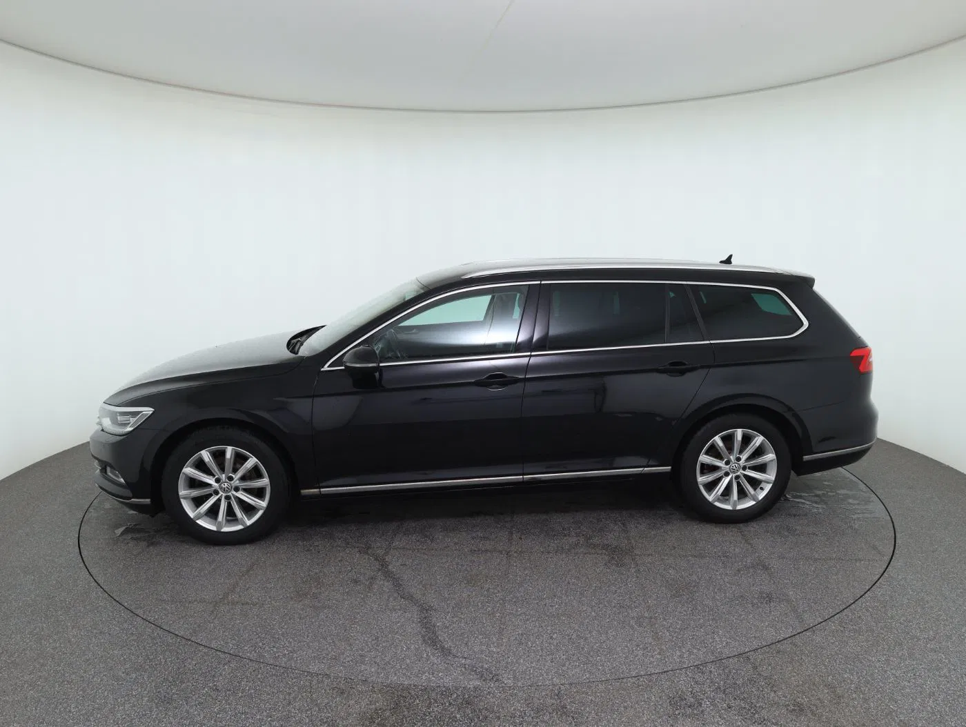 VW Passat Variant TDI DSG | Bild 8 von 27