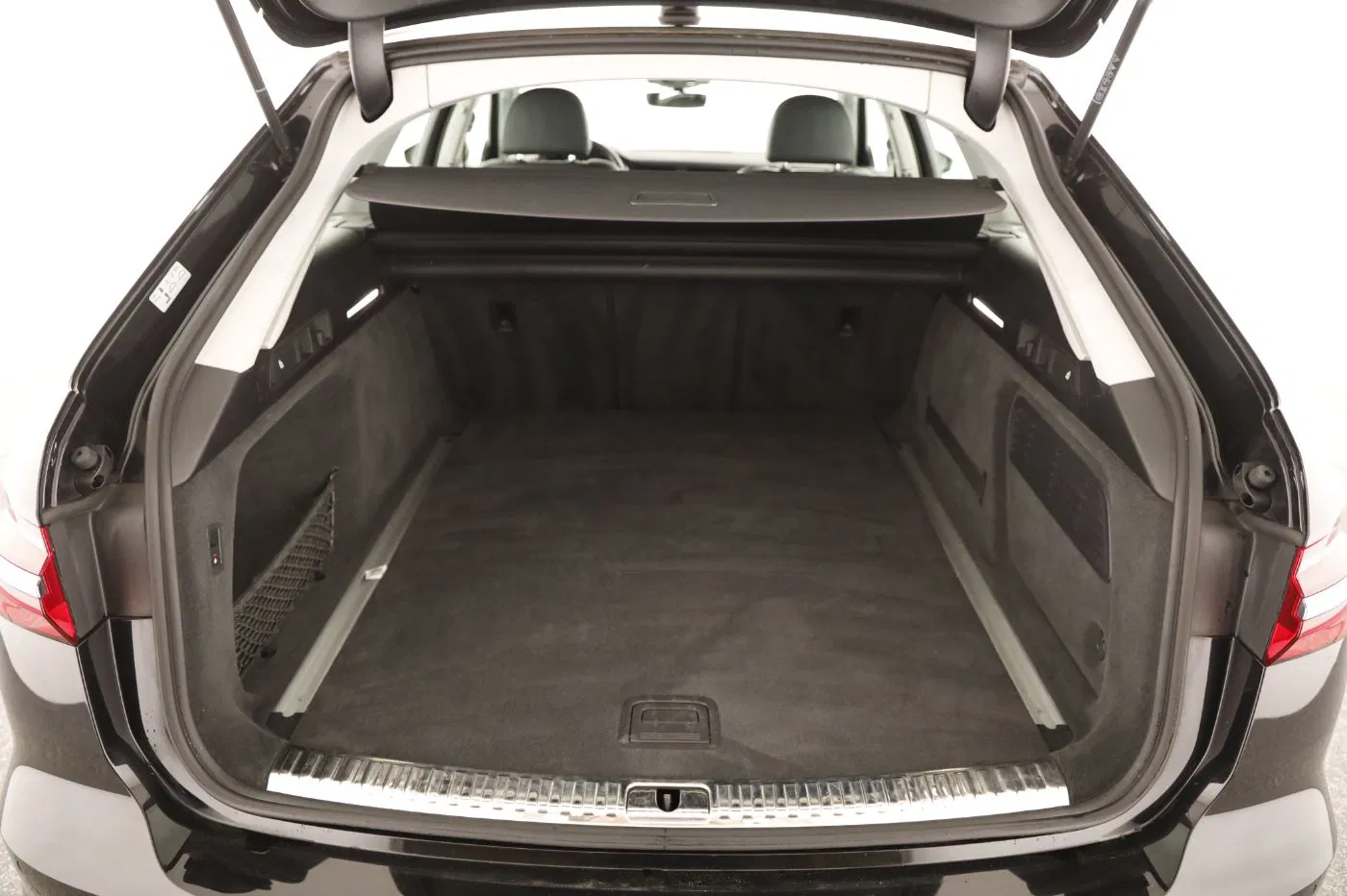 Audi A6 Avant 40 2.0 TDI sport | Bild 24 von 27