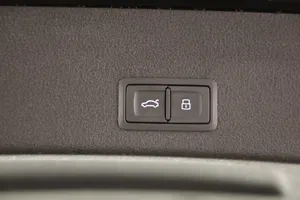 Audi A6 Avant 40 2.0 TDI sport | Thumbnail 25 von 27