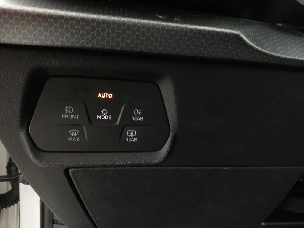 Seat Leon Sportstourer 2.0 TDI Style | Bild 12 von 27