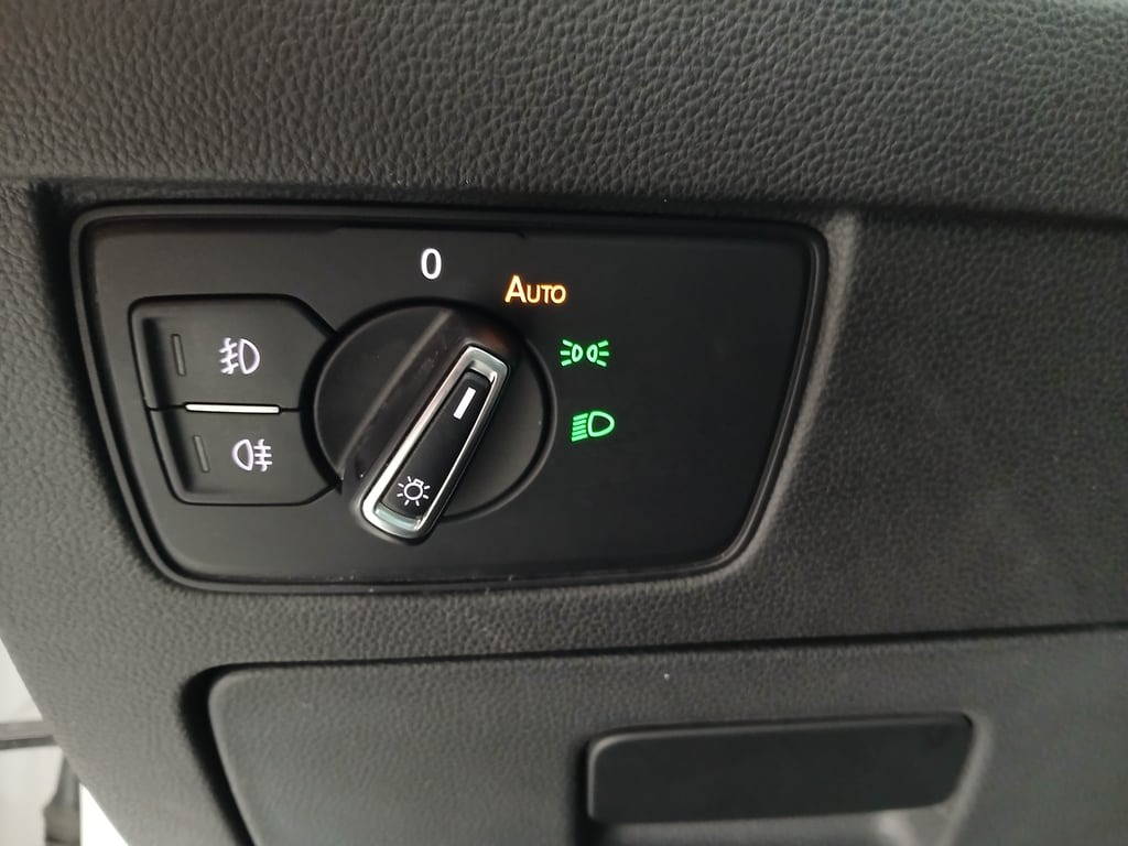 VW Passat Variant 2.0 TDI BMT Business | Thumbnail 12 von 29