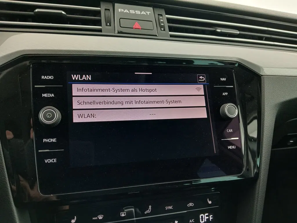 VW Passat Variant 2.0 TDI BMT Business | Bild 24 von 29