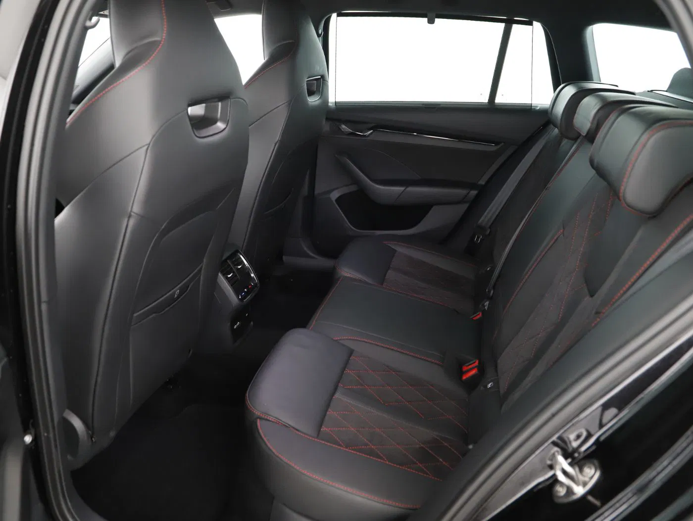 Skoda Octavia Combi 2.0 RS | Bild 21 von 26