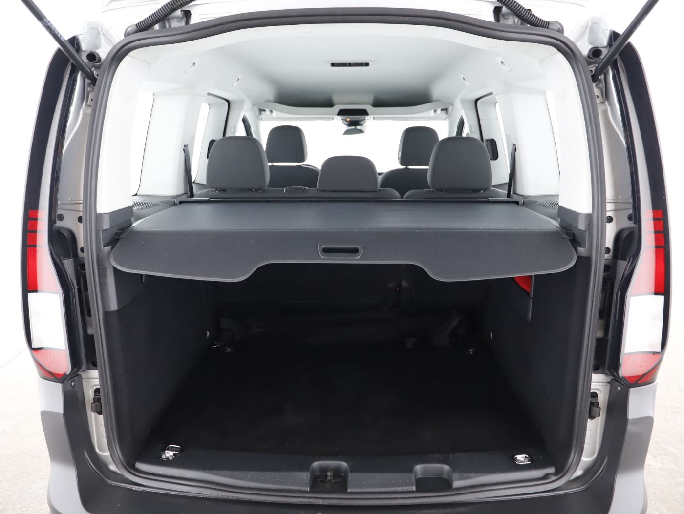VW Caddy 2.0 TDI | Bild 23 von 24