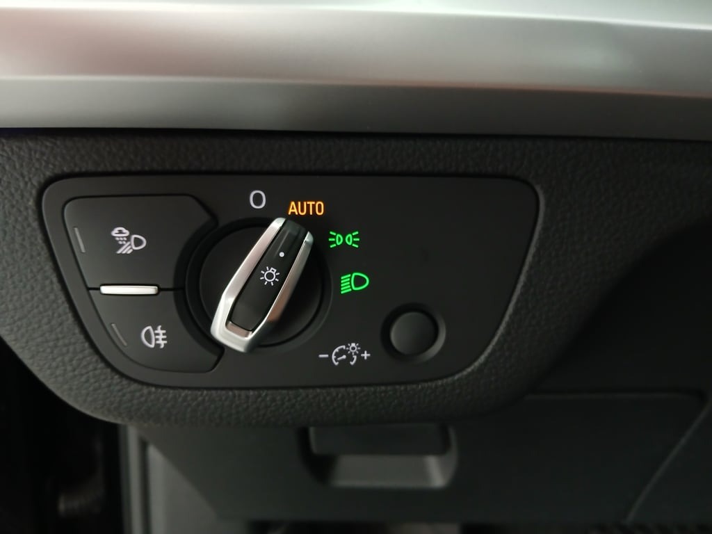 Audi Q5 30 2.0 TDI | Thumbnail 12 von 28