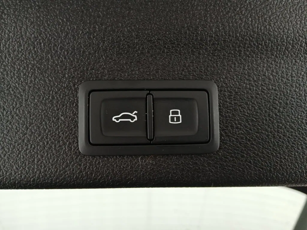 Audi A6 Avant 2.0 TDI ultra | Bild 29 von 30