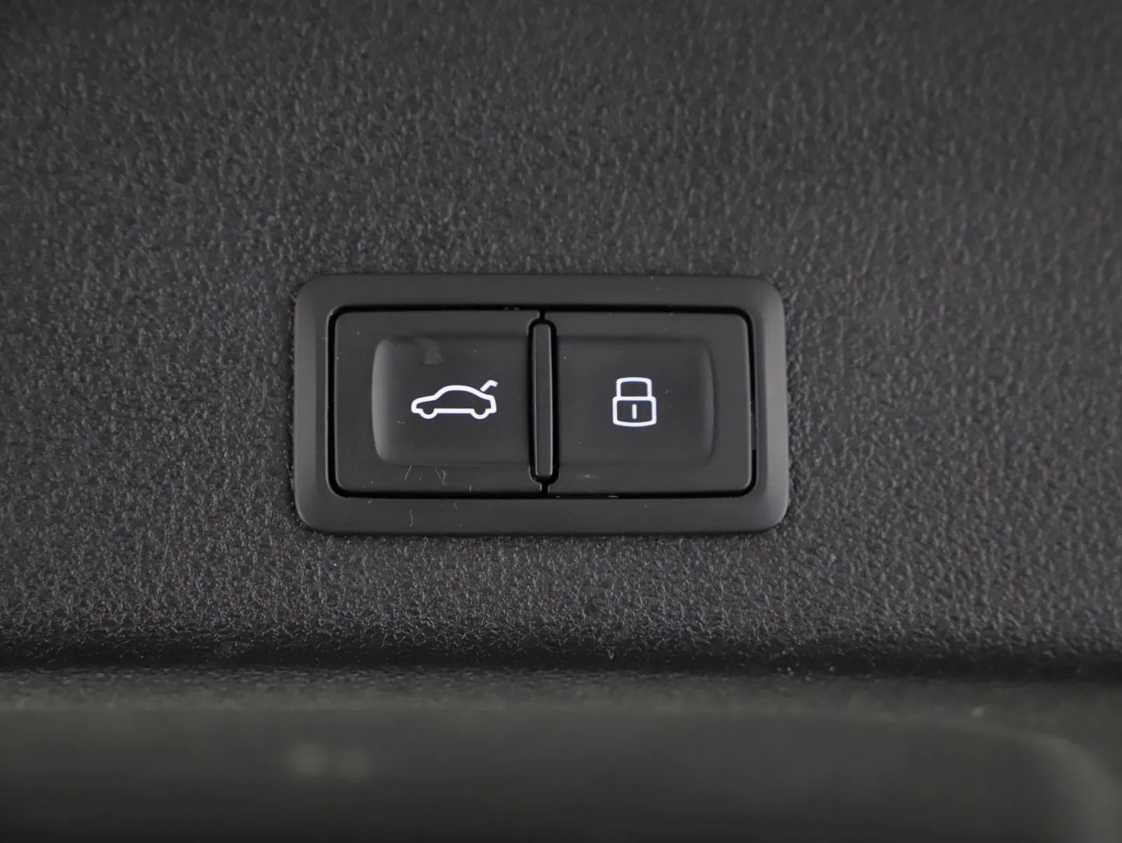 Audi A6 Avant 40 2.0 TDI quattro sport | Bild 27 von 30