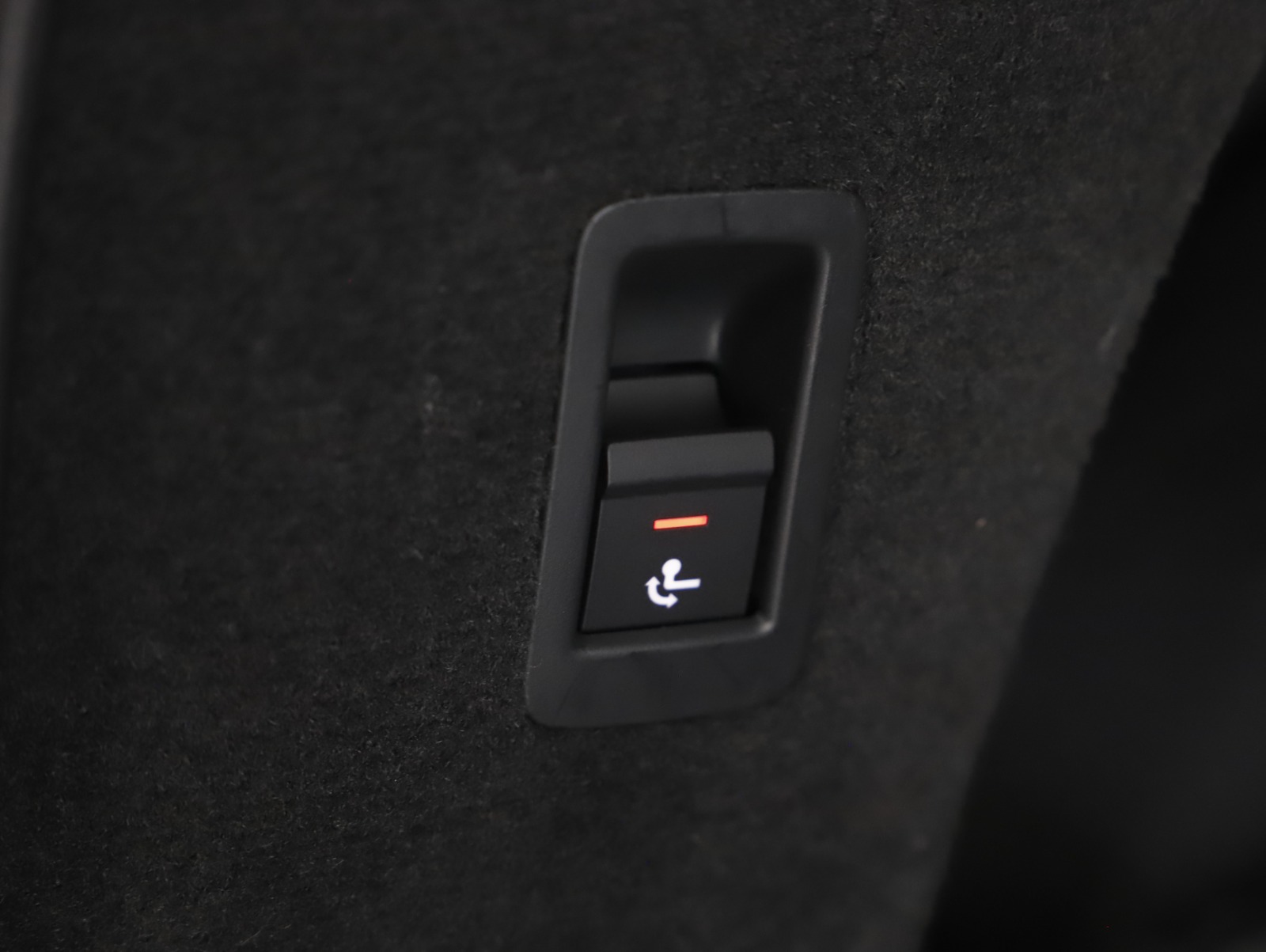 Audi A6 Avant 40 2.0 TDI quattro sport | Thumbnail 28 von 30