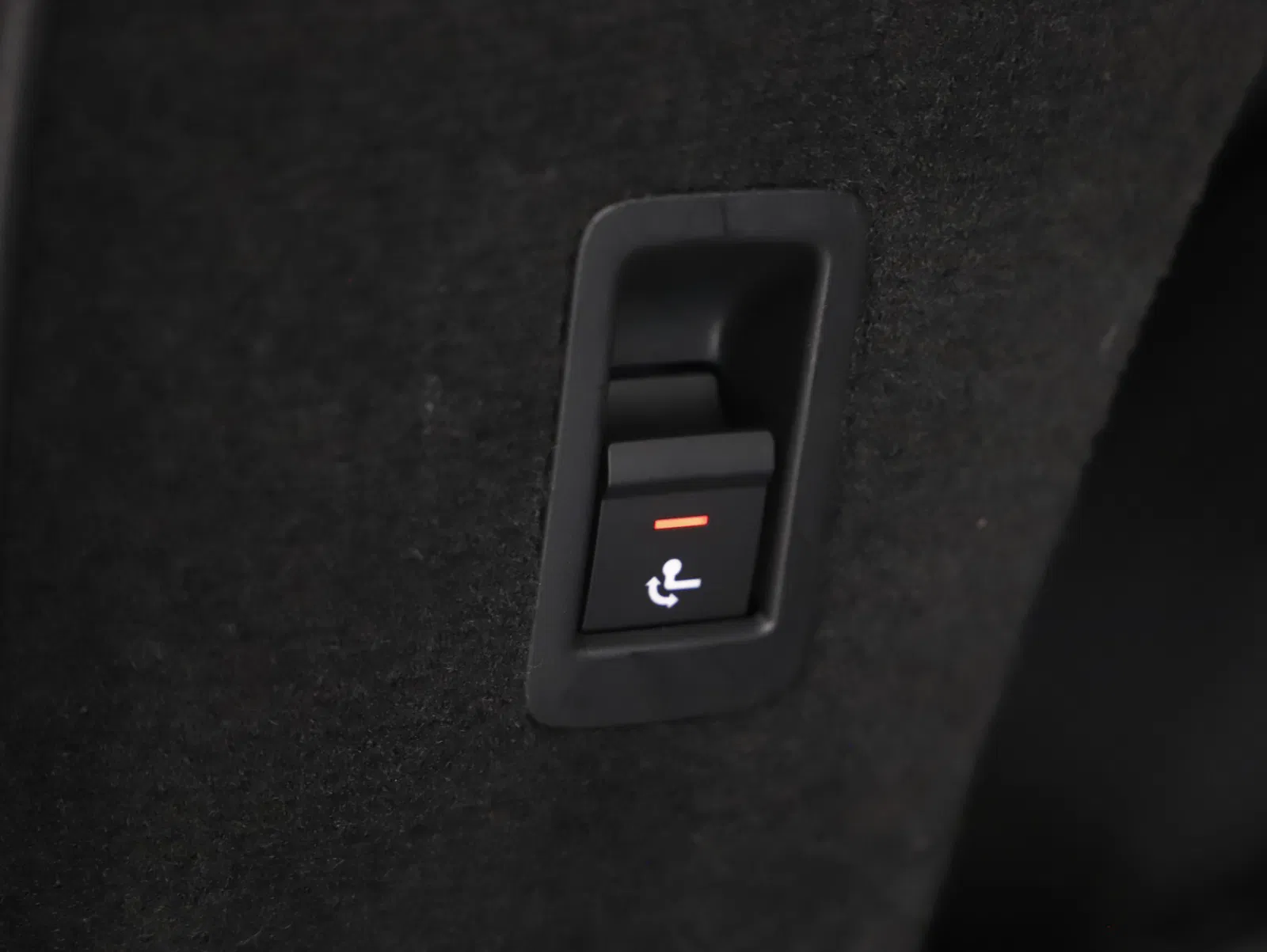 Audi A6 Avant 40 2.0 TDI quattro sport | Bild 28 von 30