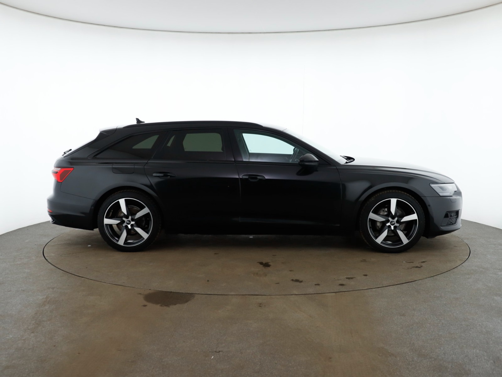 Audi A6 Avant 40 2.0 TDI quattro sport | Thumbnail 4 von 30