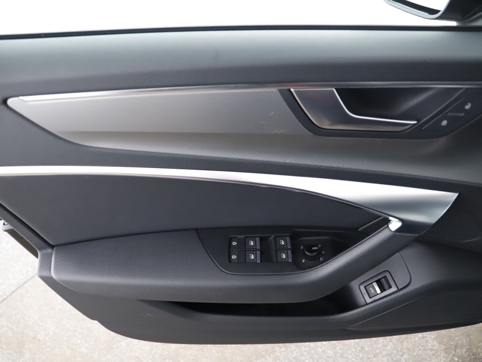 Audi A6 Avant 40 2.0 TDI quattro sport | Thumbnail 10 von 30