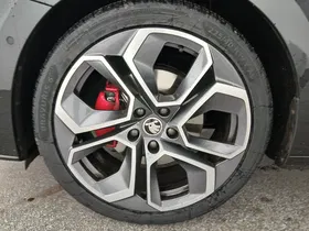 Skoda Octavia Combi 2.0 TDI RS | Thumbnail 4 von 31
