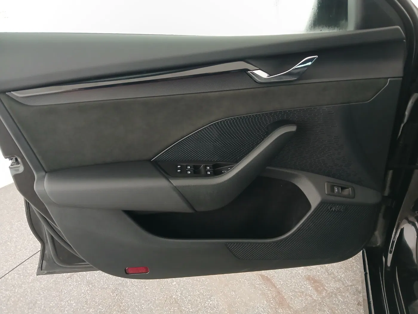 Skoda Octavia Combi 2.0 TDI RS | Bild 5 von 31