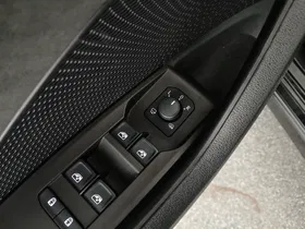 Skoda Octavia Combi 2.0 TDI RS | Thumbnail 6 von 31