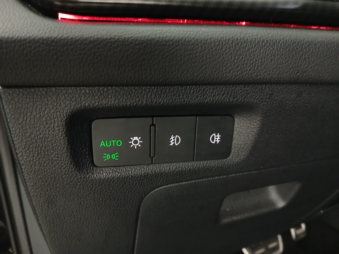 Skoda Octavia Combi 2.0 TDI RS | Bild 7 von 31