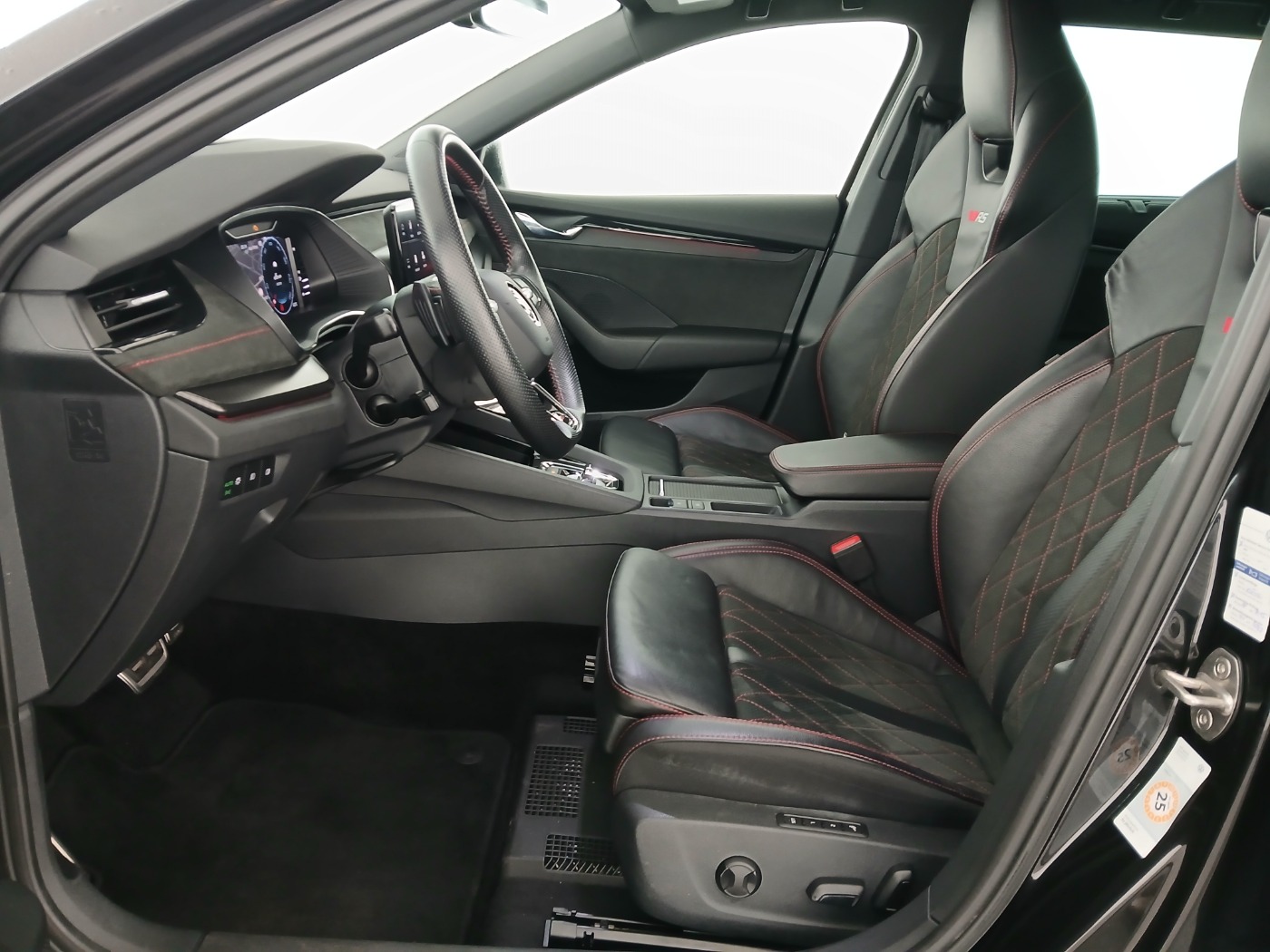 Skoda Octavia Combi 2.0 TDI RS | Bild 8 von 31