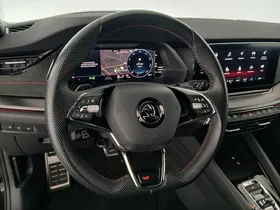 Skoda Octavia Combi 2.0 TDI RS | Thumbnail 11 von 31