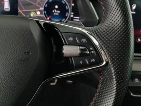 Skoda Octavia Combi 2.0 TDI RS | Thumbnail 13 von 31