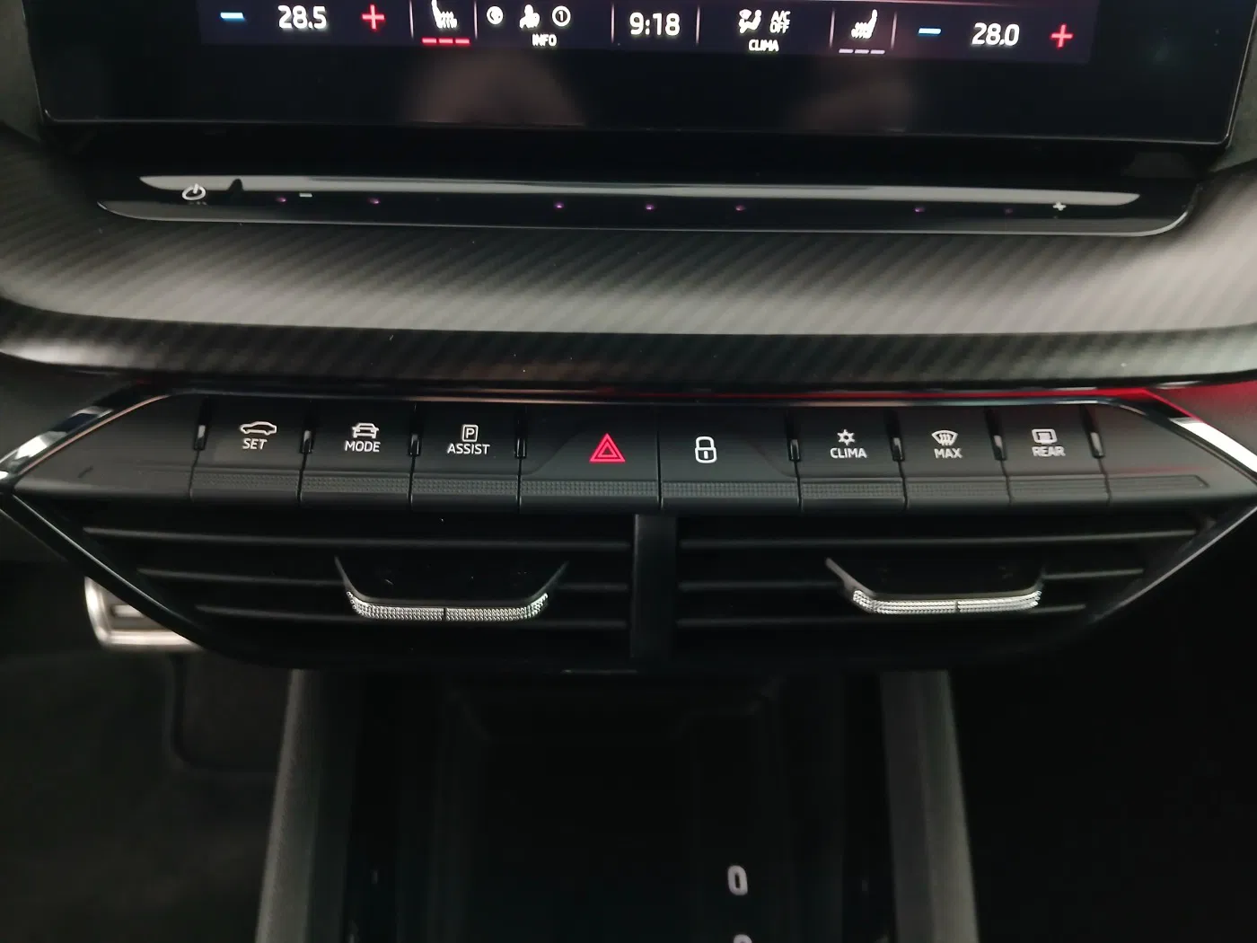 Skoda Octavia Combi 2.0 TDI RS | Bild 23 von 31