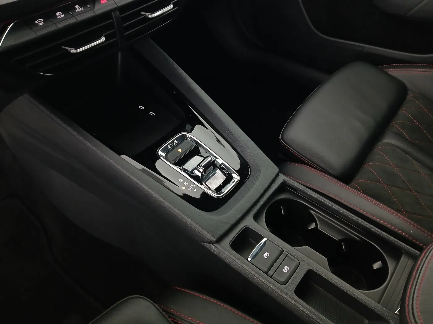 Skoda Octavia Combi 2.0 TDI RS | Bild 24 von 31