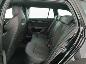 Skoda Octavia Combi 2.0 TDI RS | Thumbnail 25 von 31