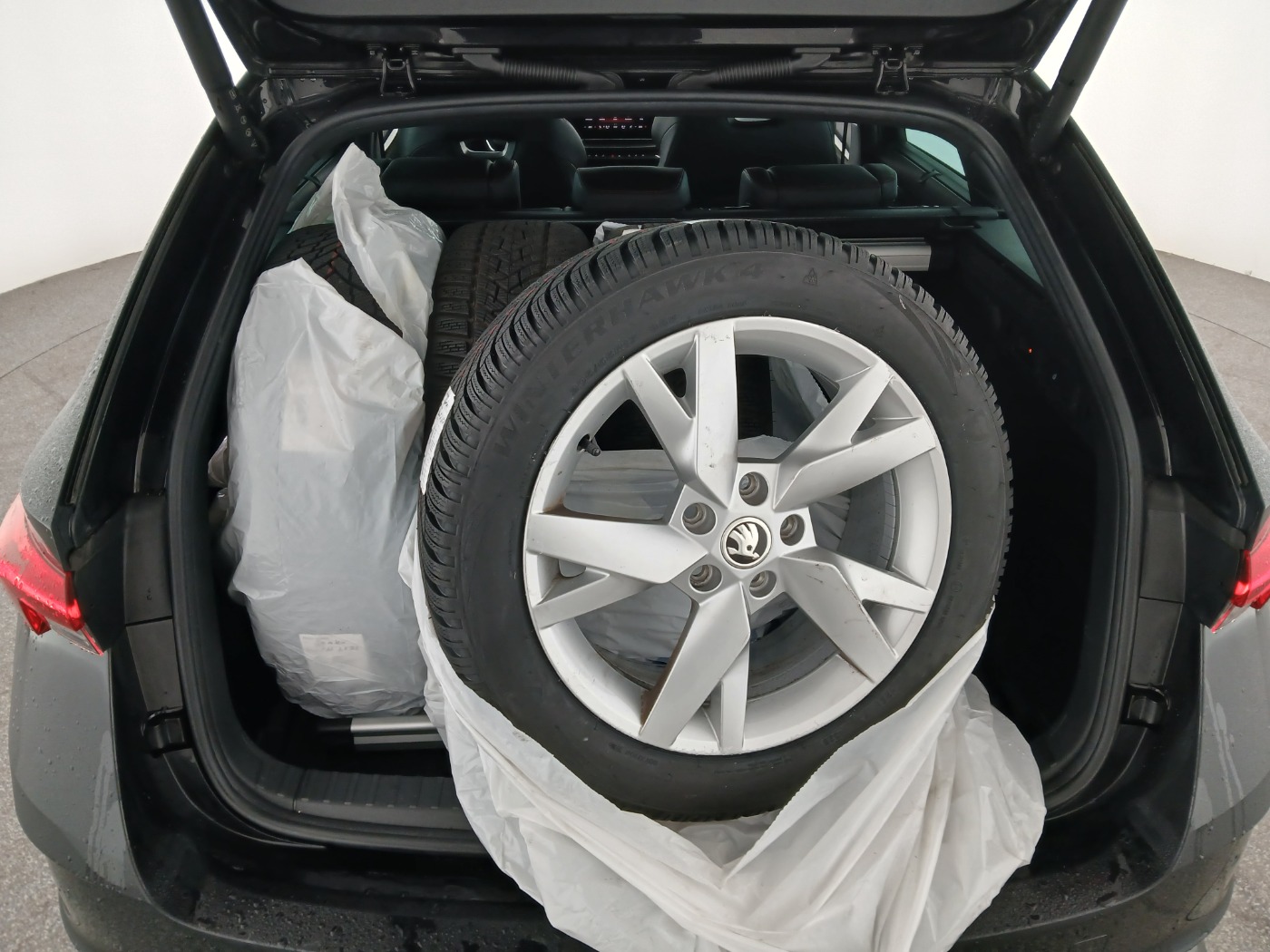 Skoda Octavia Combi 2.0 TDI RS | Bild 27 von 31