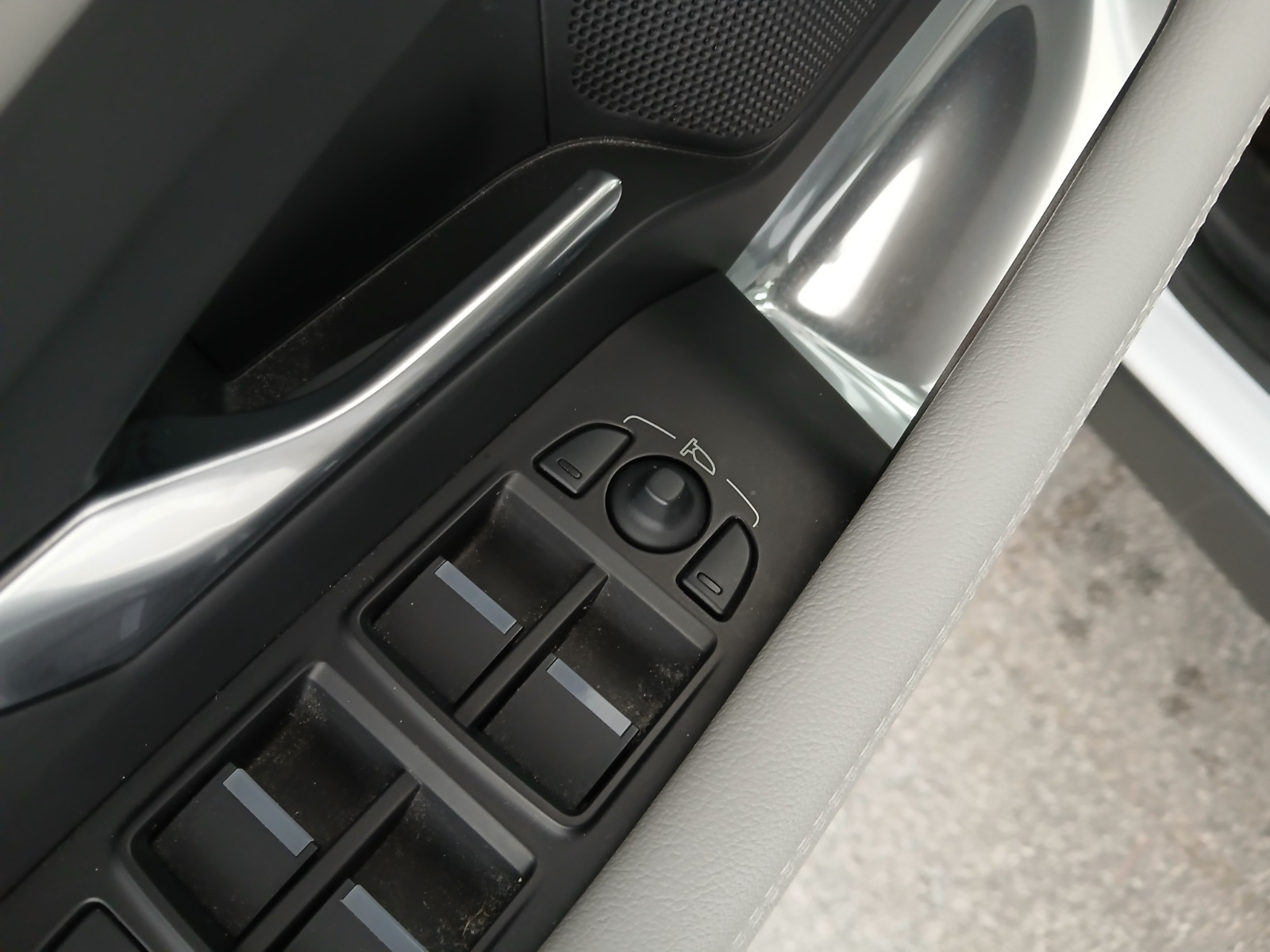 Jaguar E-Pace 2.0DI4 D165 R-Dynamic S Aut. | Bild 11 von 29