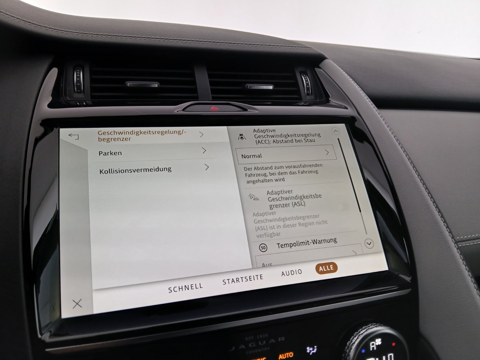 Jaguar E-Pace 2.0DI4 D165 R-Dynamic S Aut. | Bild 23 von 29