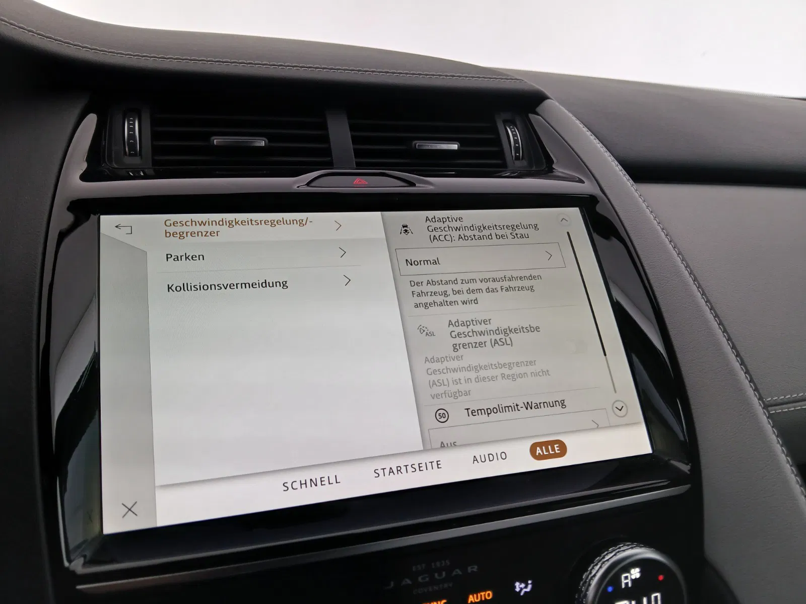 Jaguar E-Pace 2.0DI4 D165 R-Dynamic S Aut. | Bild 23 von 29