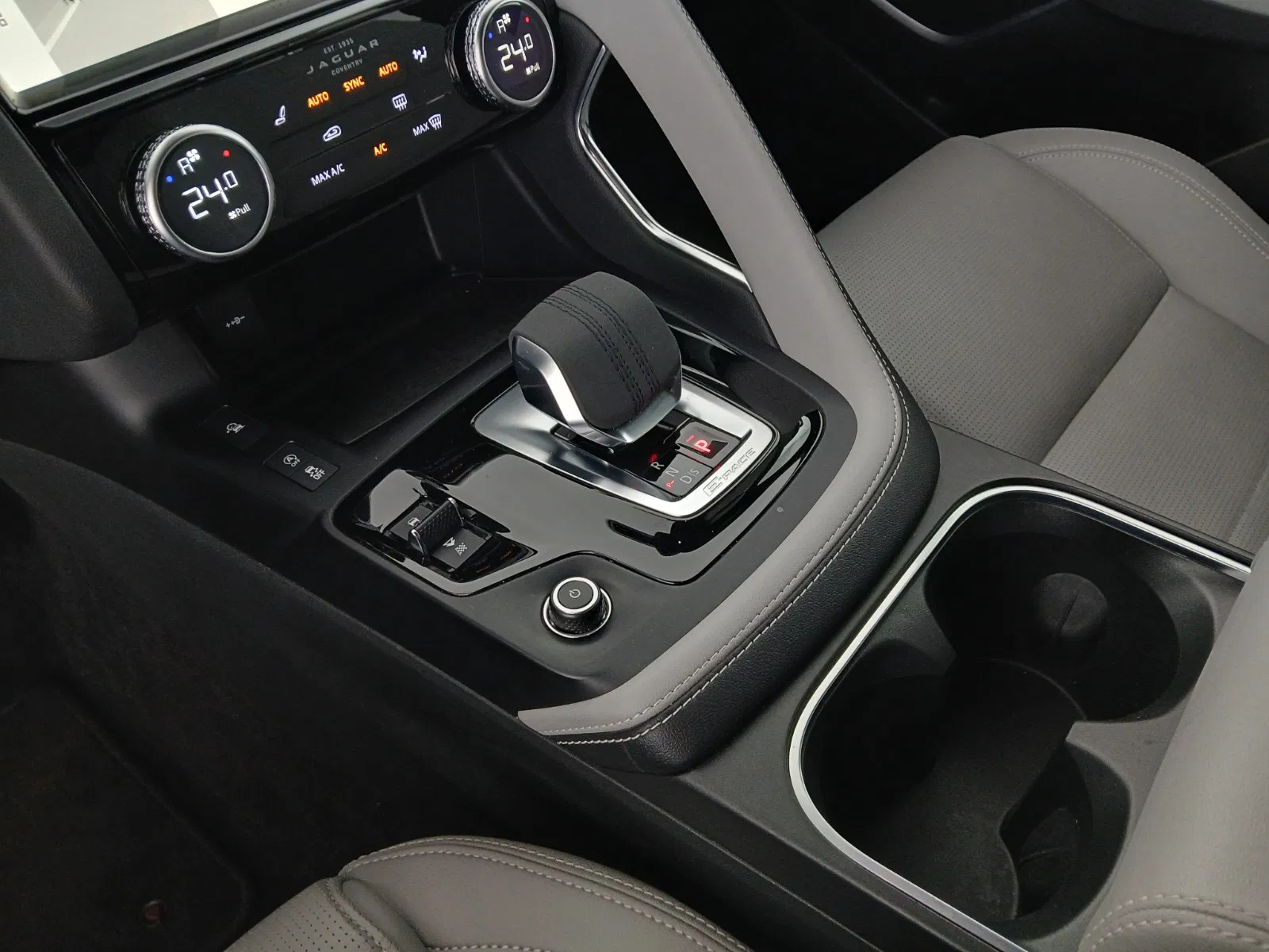 Jaguar E-Pace 2.0DI4 D165 R-Dynamic S Aut. | Bild 27 von 29