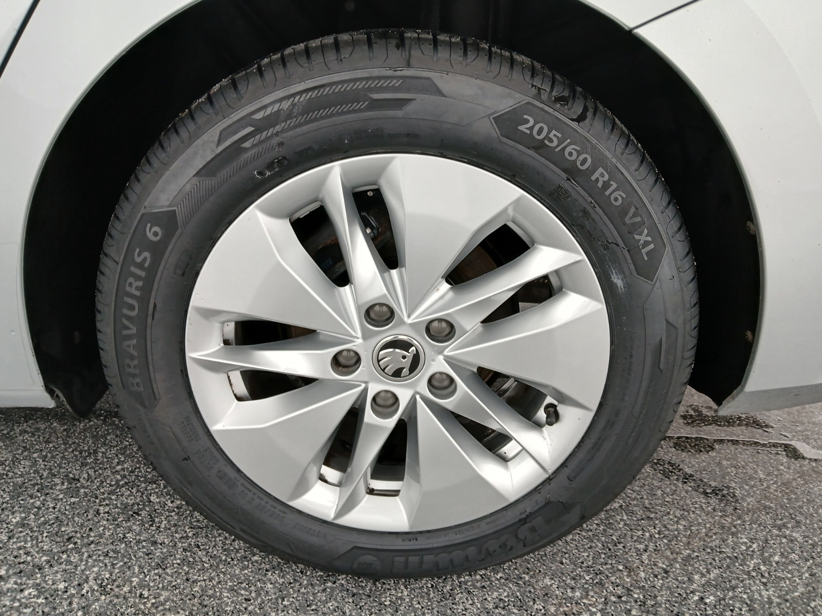 Skoda Octavia Combi 2.0 TDI Ambition | Thumbnail 9 von 28