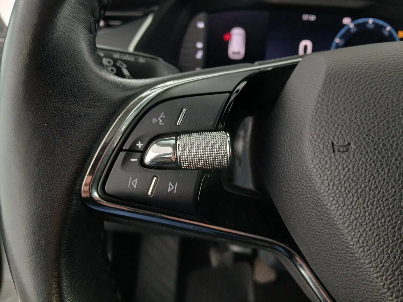 Skoda Octavia Combi 2.0 TDI Ambition | Bild 16 von 28