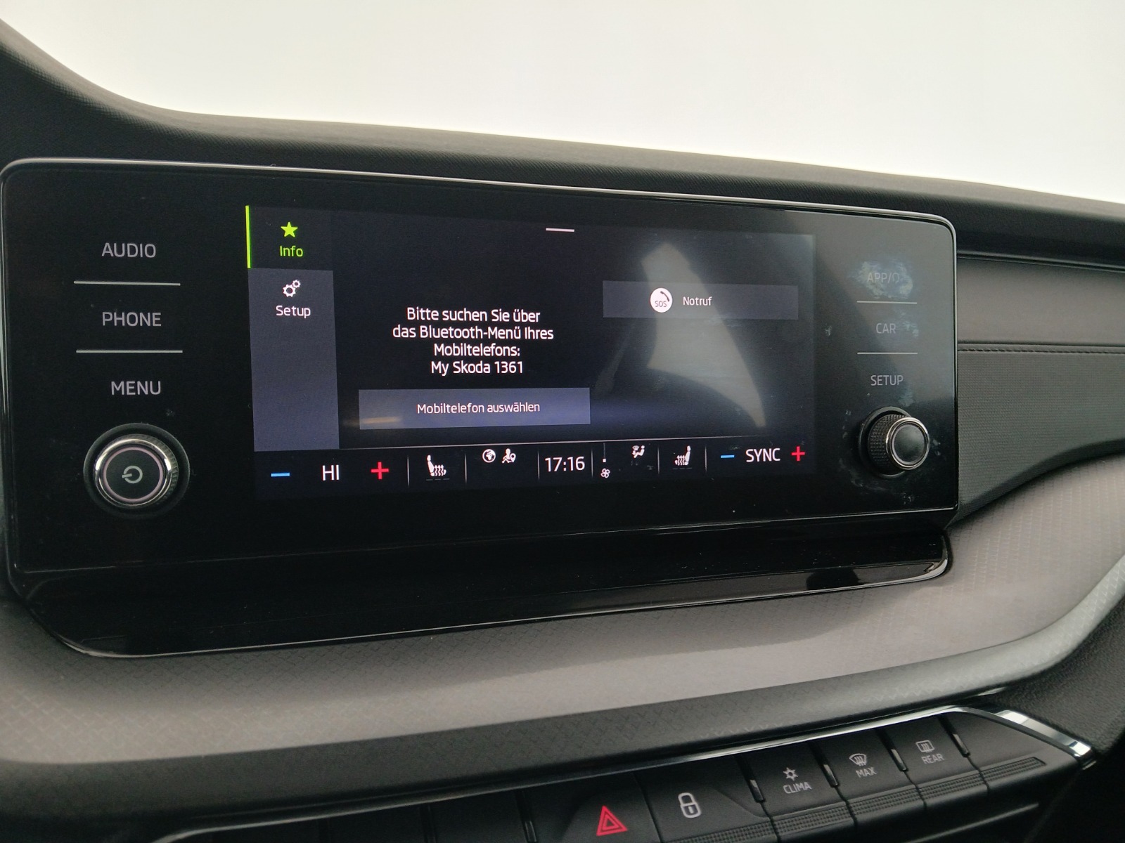 Skoda Octavia Combi 2.0 TDI Ambition | Thumbnail 23 von 28