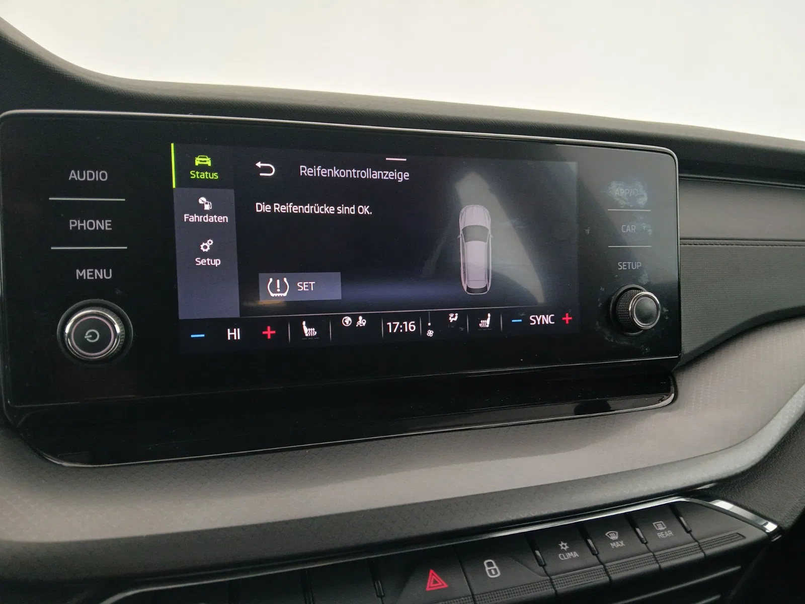 Skoda Octavia Combi 2.0 TDI Ambition | Bild 24 von 28