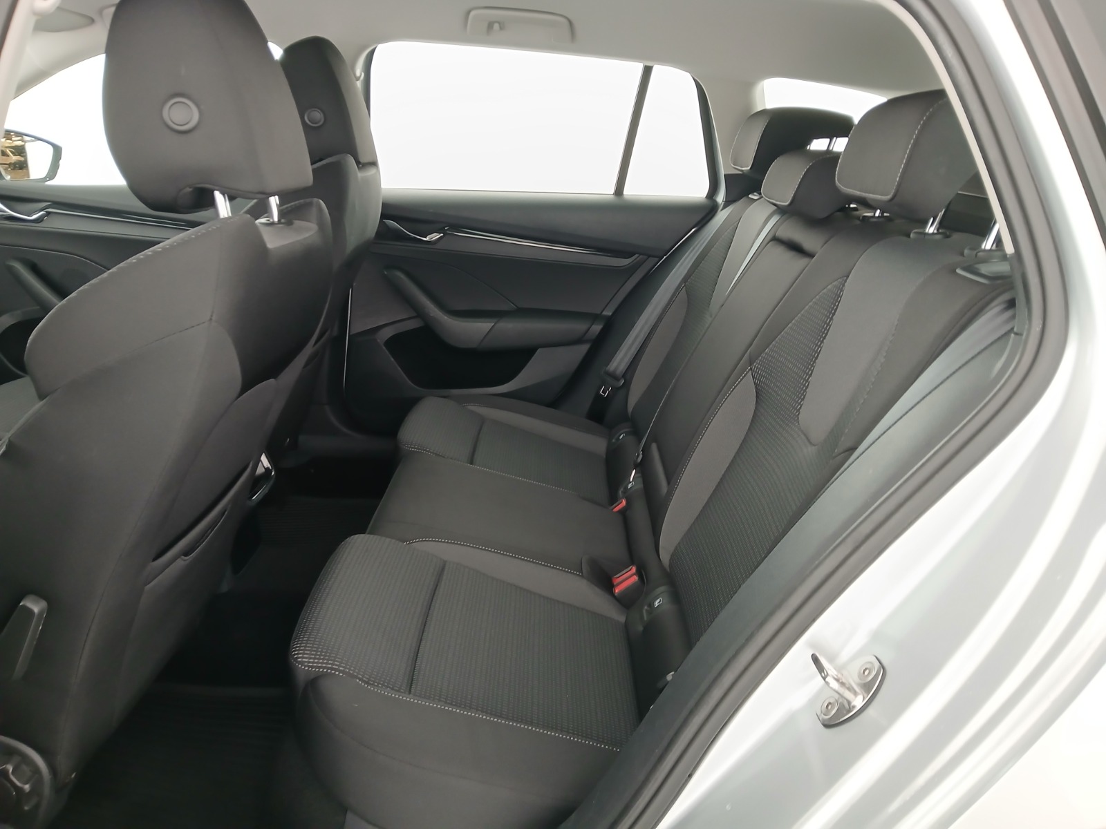 Skoda Octavia Combi 2.0 TDI Ambition | Thumbnail 27 von 28