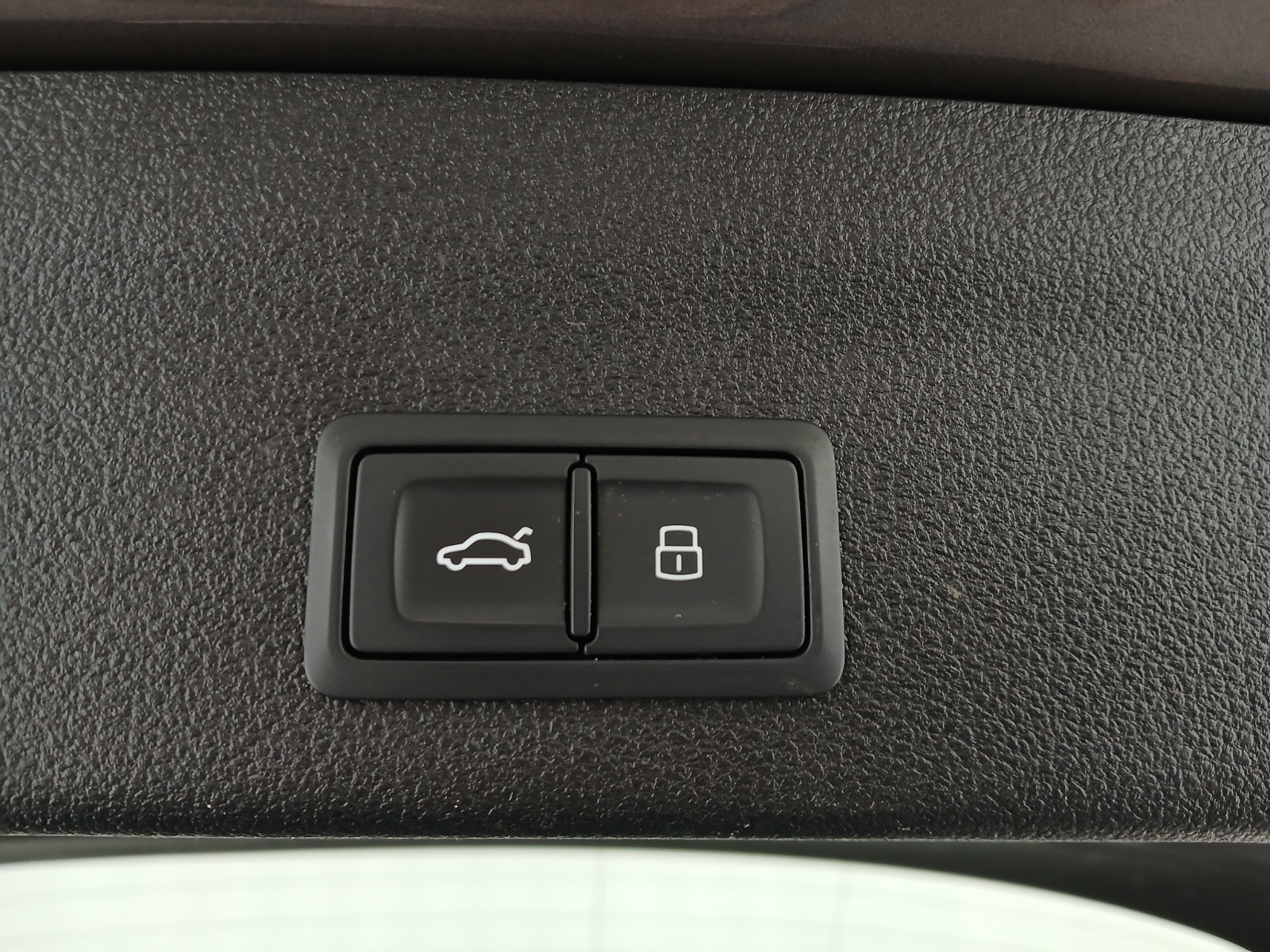 Audi A6 Avant 35 2.0 TDI sport | Thumbnail 29 von 30