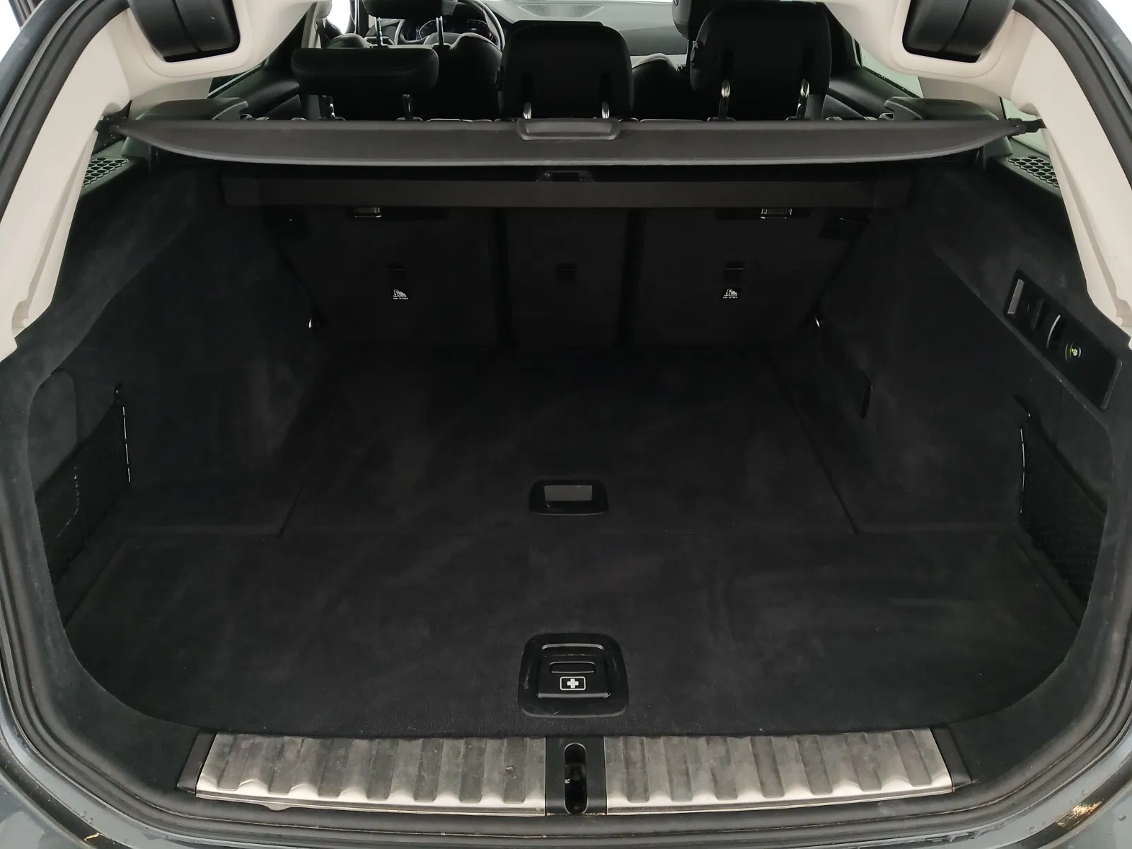 BMW 318d 48 V Touring Aut. | Bild 28 von 30