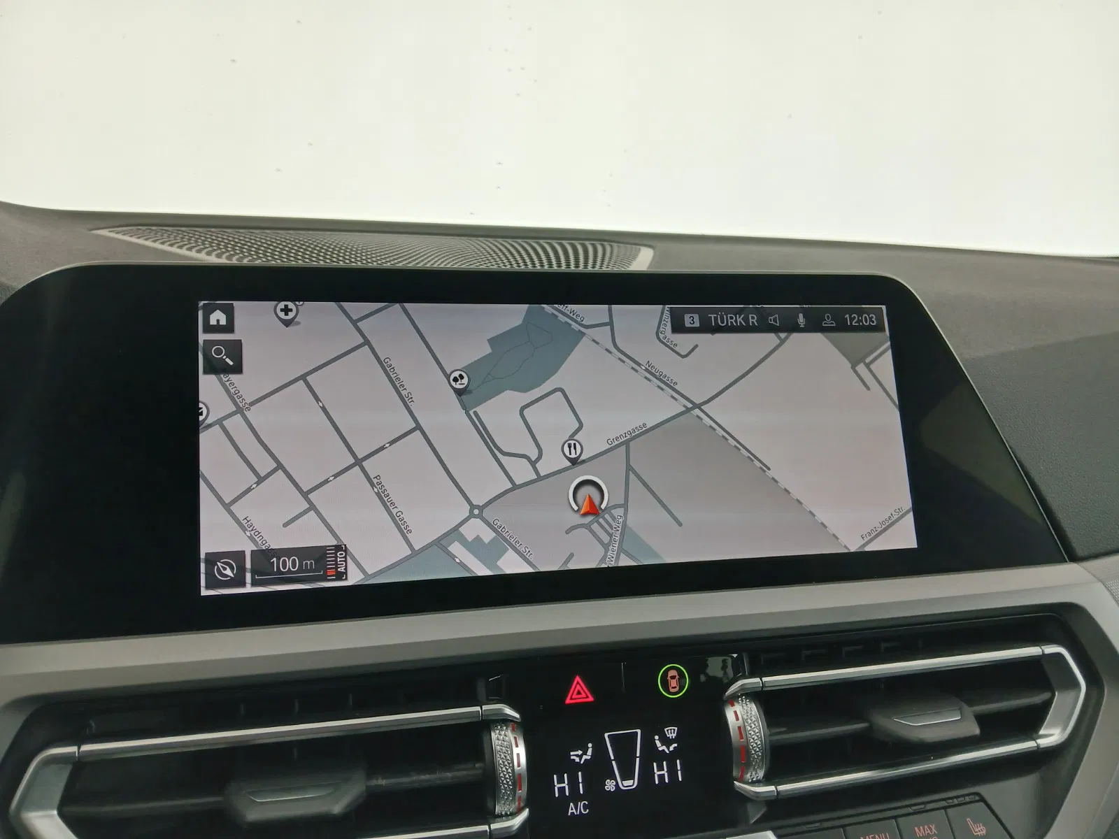 BMW 318d 48 V Touring Aut. | Bild 18 von 30