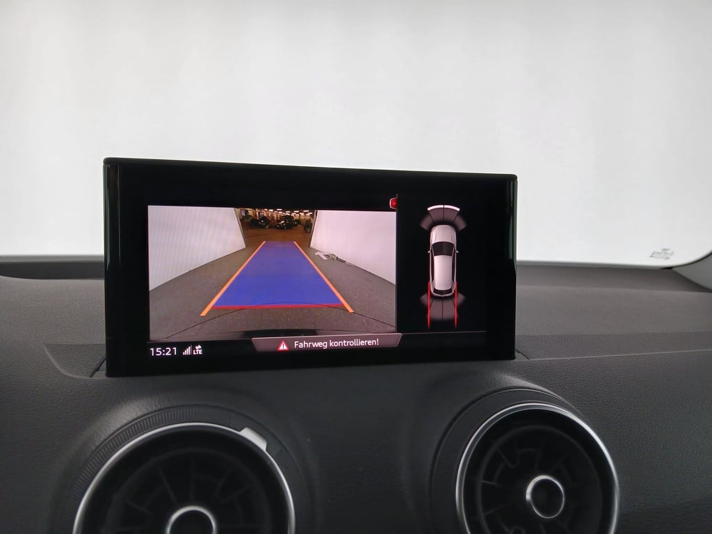 Audi Q2 30 TFSI | Thumbnail 23 von 29