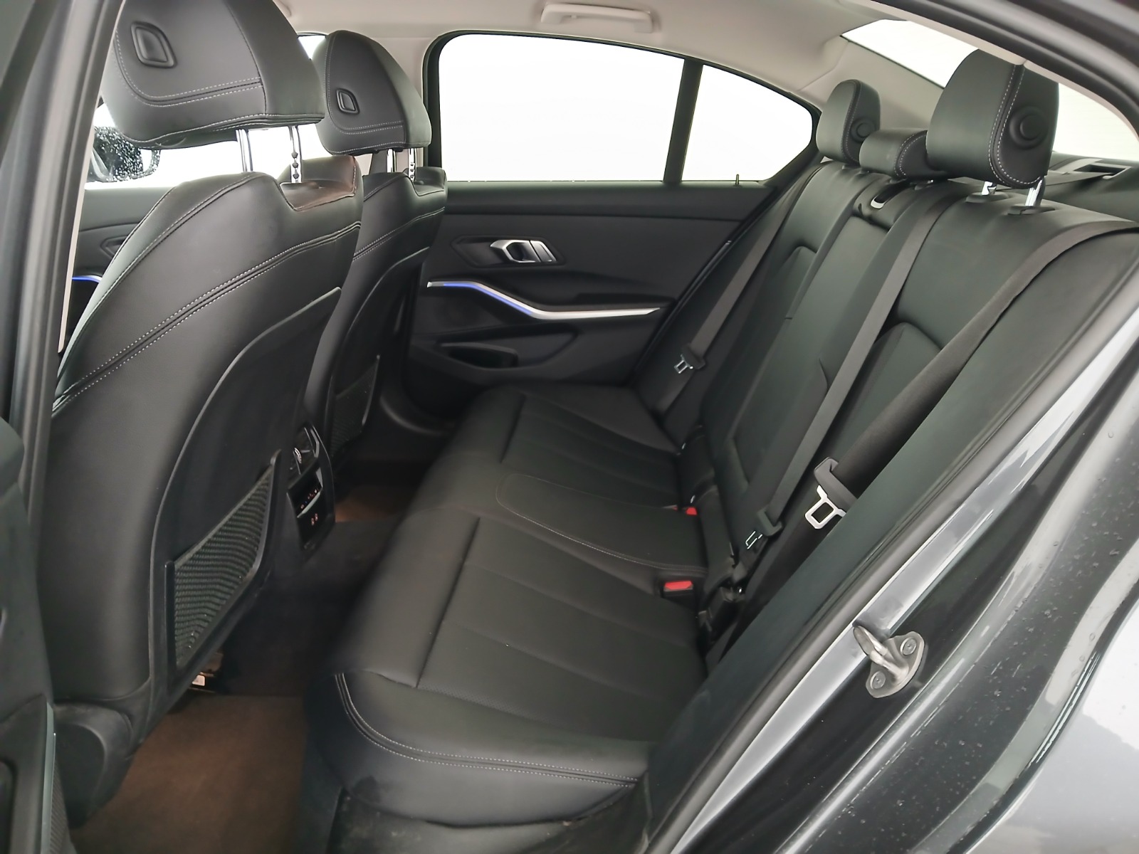 BMW 316d 48 V | Thumbnail 27 von 29