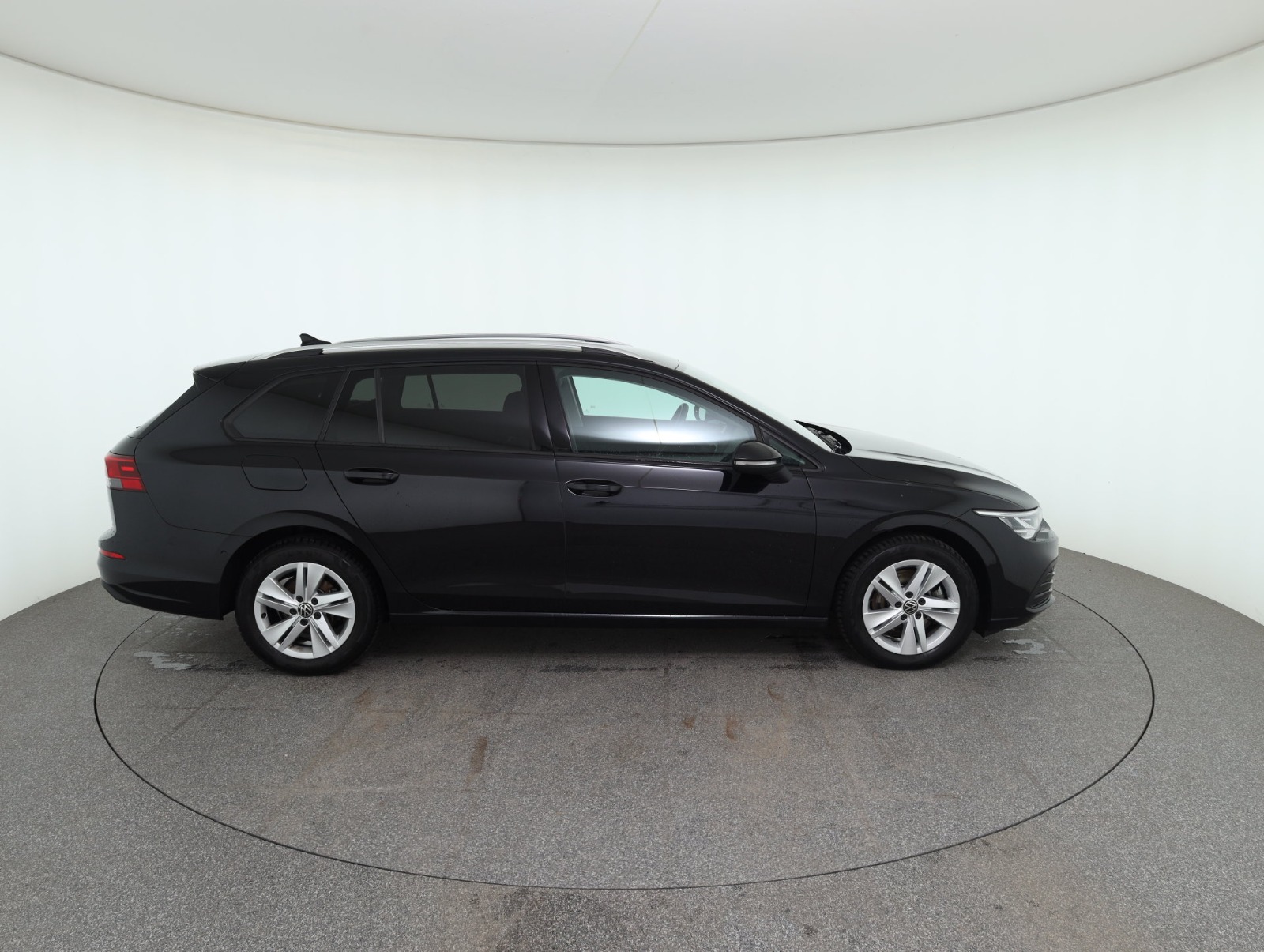 VW Golf VIII Variant 2.0 TDI Life | Thumbnail 4 von 28