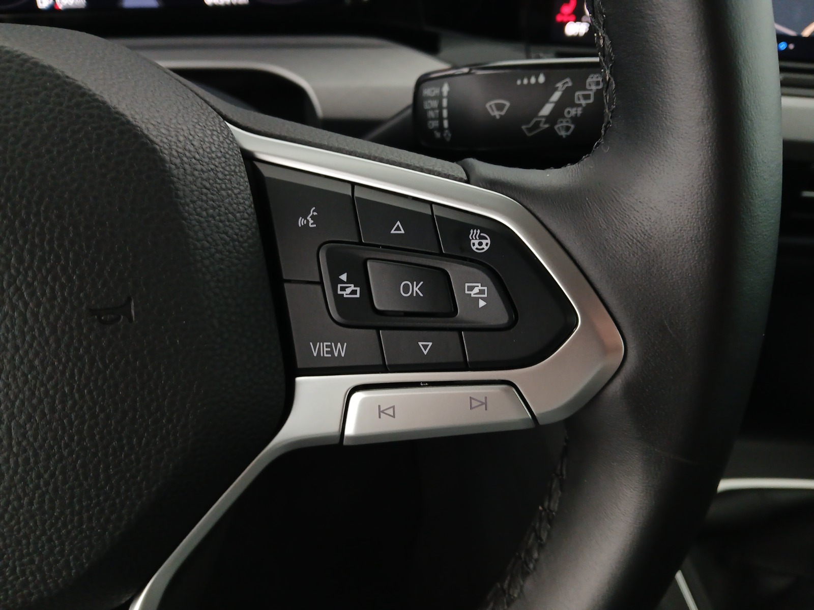 VW Golf VIII Variant 2.0 TDI Life | Thumbnail 17 von 28