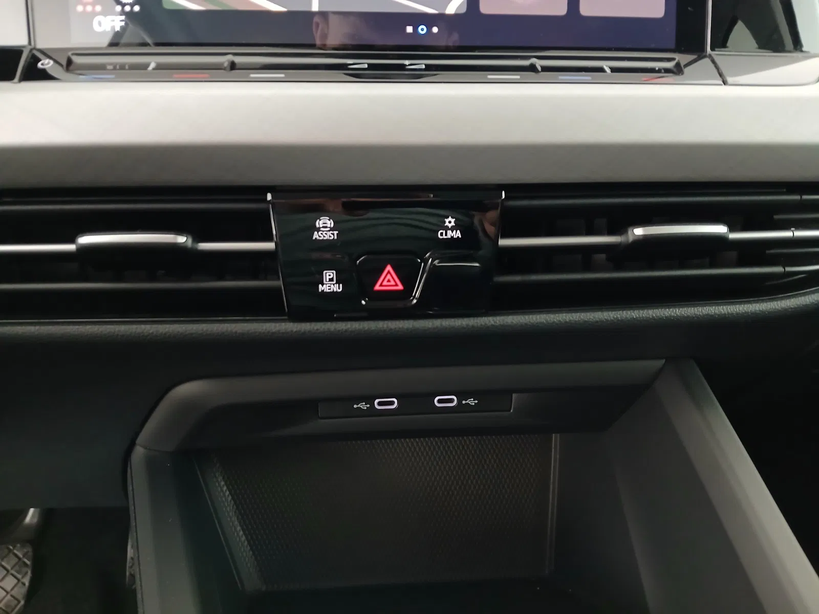 VW Golf VIII Variant 2.0 TDI Life | Bild 24 von 28