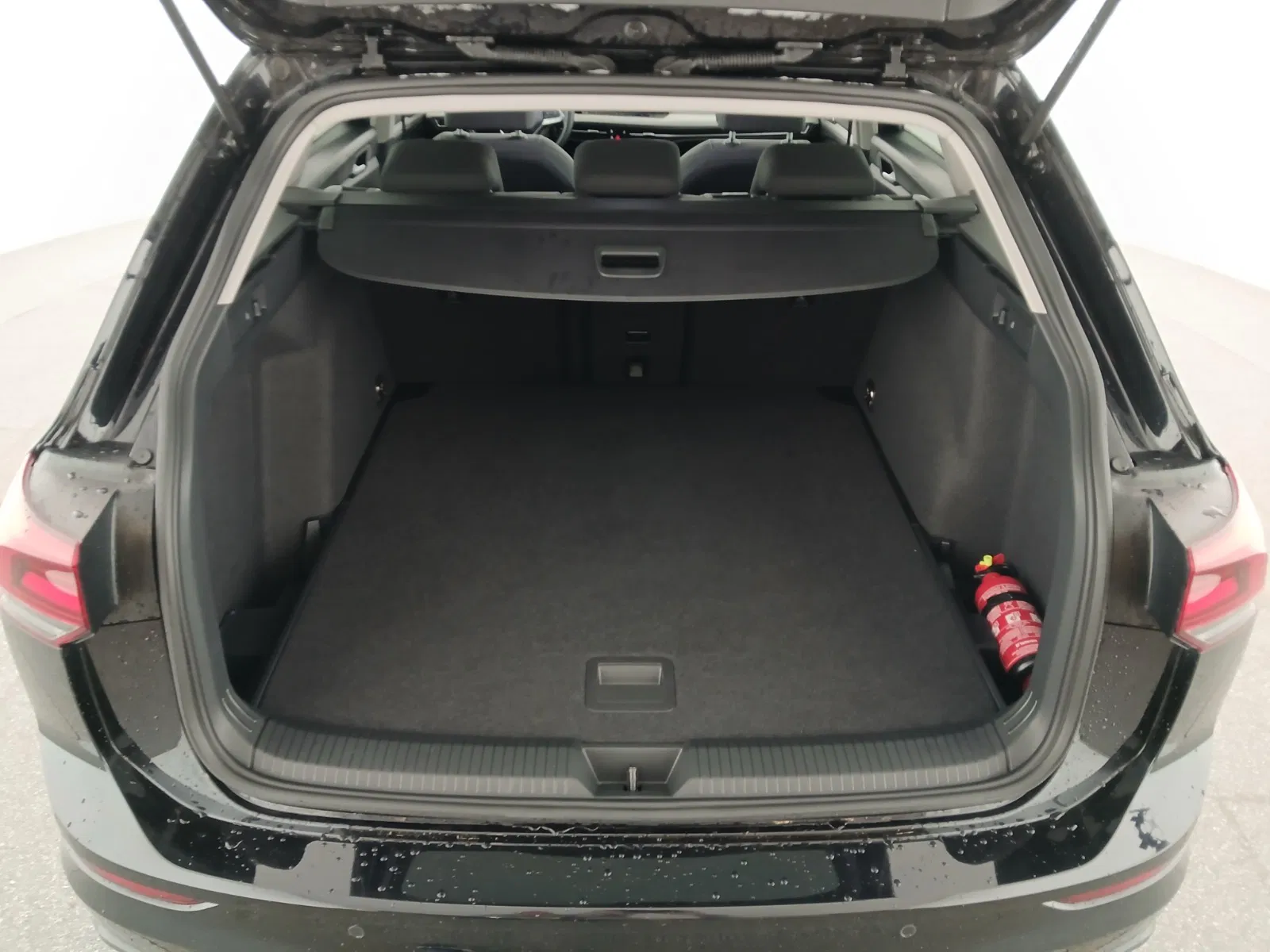 VW Golf VIII Variant 2.0 TDI Life | Bild 27 von 28