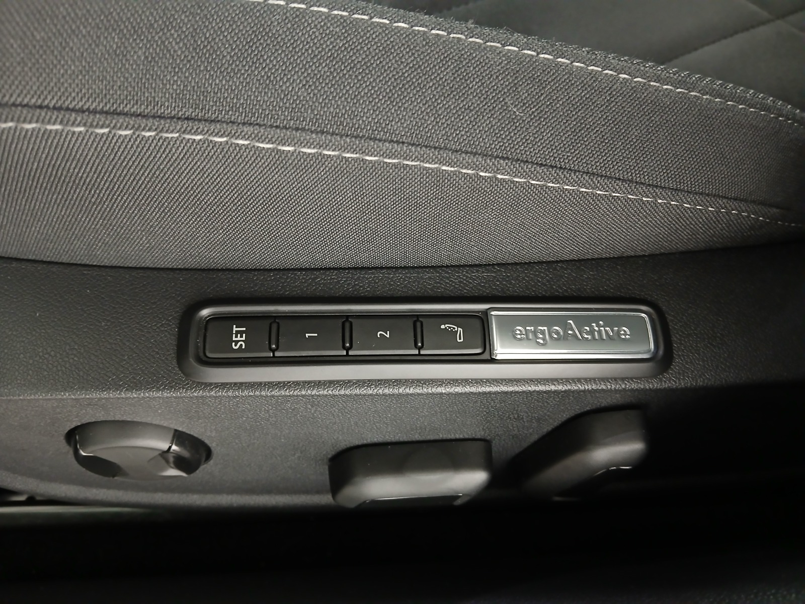 VW Golf VIII Variant 2.0 TDI Life | Thumbnail 28 von 28