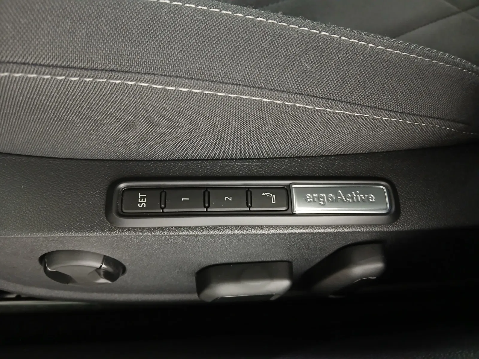 VW Golf VIII Variant 2.0 TDI Life | Bild 28 von 28