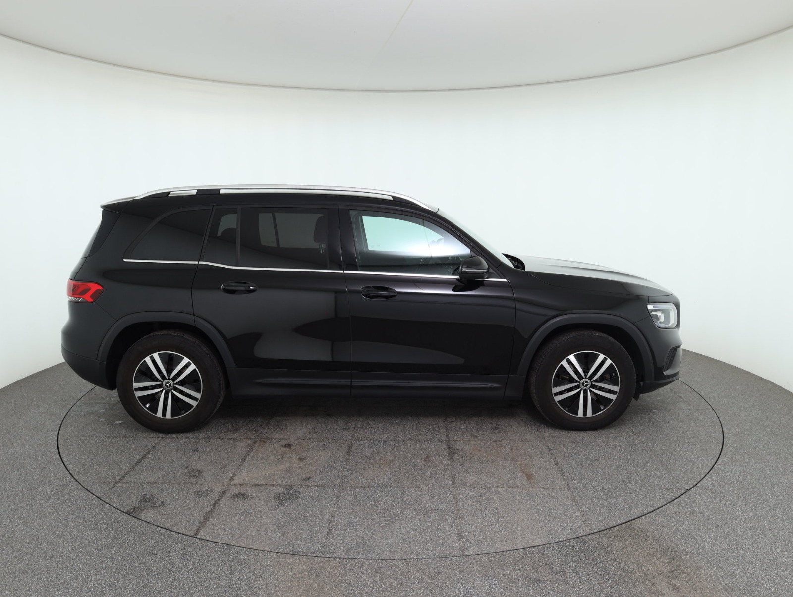 Mercedes-Benz GLB 200 d Aut. | Thumbnail 4 von 30