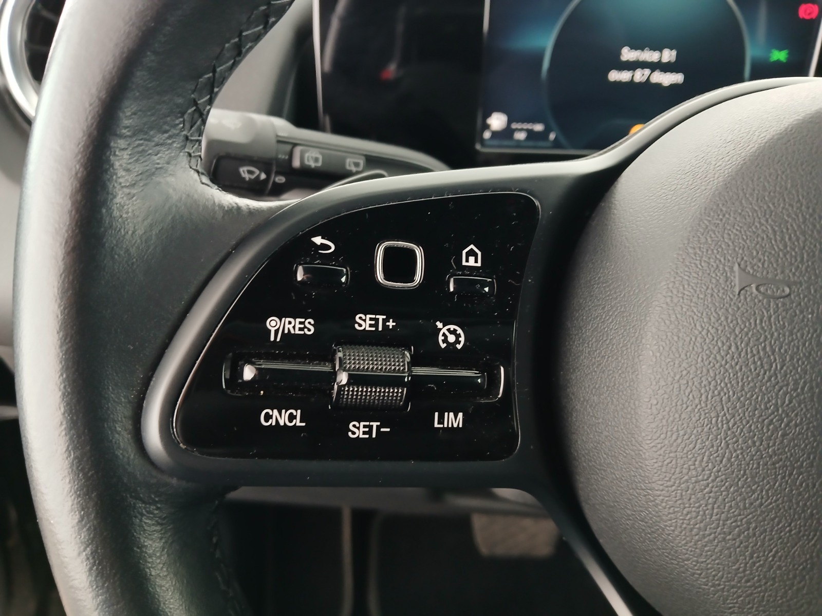 Mercedes-Benz GLB 200 d Aut. | Thumbnail 16 von 30